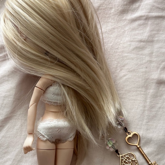 blonde blythe doll - Picture 4 of 5